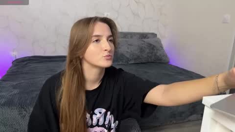 Snapshot of vibe_and_night chatting on 10.15.25 Vail and Nevada online show from 10.15.25