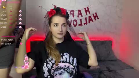 Snapshot of vibe_and_night chatting on 10.19.25 Vail and Nevada online show from 10.19.25