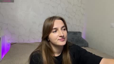 Snapshot of vibe_and_night chatting on 11.07.25 Vail and Nevada online show from 11.07.25