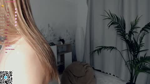 Snapshot of vibes_of_joy chatting on 12.09.24 Mikky online show from 12.09.24