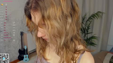 Snapshot of vibes_of_joy chatting on 12.19.24 Mikky online show from 12.19.24