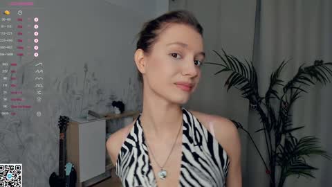 Snapshot of vibes_of_joy chatting on 12.29.24 Mikky online show from 12.29.24