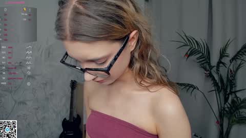 Snapshot of vibes_of_joy chatting on 01.09.25 Mikky online show from 01.09.25