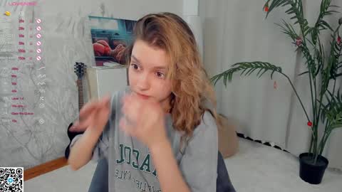 Snapshot of vibes_of_joy chatting on 01.15.25 Mikky online show from 01.15.25