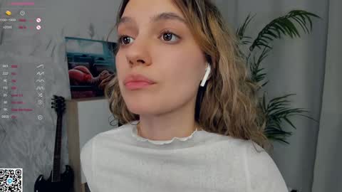 Snapshot of vibes_of_joy chatting on 02.02.25 Mikky online show from 02.02.25