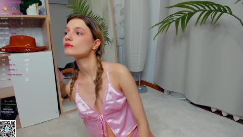 Snapshot of vibes_of_joy chatting on 02.04.25 Mikky online show from 02.04.25