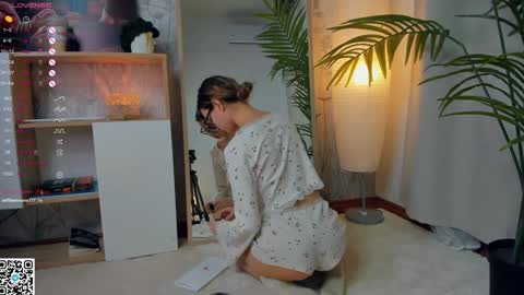 Snapshot of vibes_of_joy chatting on 02.08.25 Mikky online show from 02.08.25