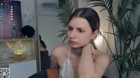 Snapshot of vibes_of_joy chatting on 02.17.25 Mikky online show from 02.17.25