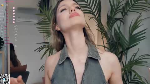 Snapshot of vibes_of_joy chatting on 02.24.25 Mikky online show from 02.24.25