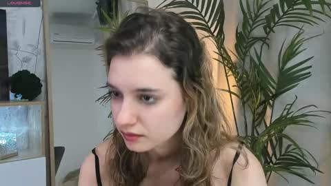 Snapshot of vibes_of_joy chatting on 02.28.25 Mikky online show from 02.28.25