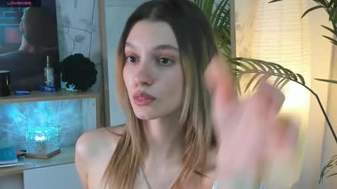 Snapshot of vibes_of_joy chatting on 03.06.25 Mikky online show from 03.06.25