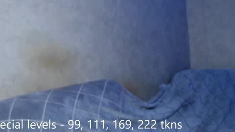 Snapshot of vibetwins chatting on 12.15.25 Anna Tim online show from 12.15.25