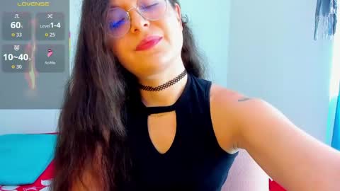 Snapshot of vicky_cristinax chatting on 04.07.26 Vicky online show from 04.07.26