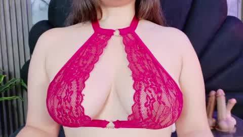 Snapshot of vicky_lopezz_ chatting on 05.20.26 vicky_lopezz_ online show from 05.20.26