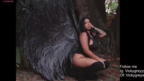 Vicky Greys online show from 11.04.25