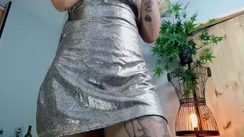 Victoria   online show from 01.16.25