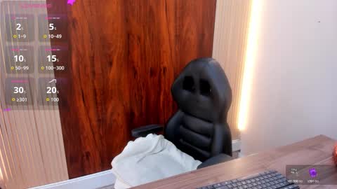 Vicky online show from 11.24.25