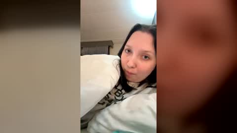 Snapshot of vickyparkerxx chatting on 08.03.26 Vicky Parker online show from 08.03.26