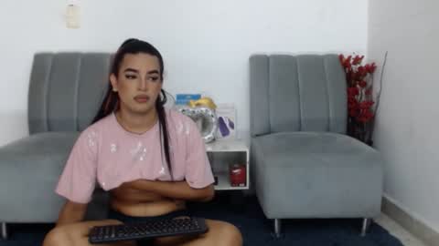 Snapshot of vickyxdany chatting on 01.25.25 vickyxdany online show from 01.25.25