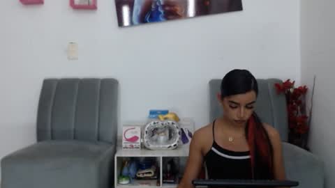 Snapshot of vickyxdany chatting on 01.27.25 vickyxdany online show from 01.27.25