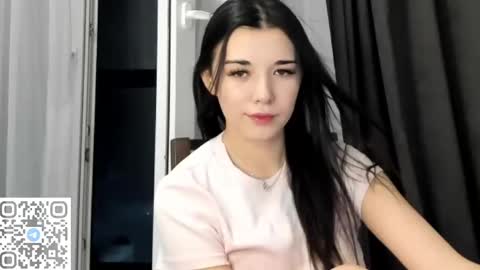 Snapshot of vicpartner chatting on 02.23.25 Vic online show from 02.23.25