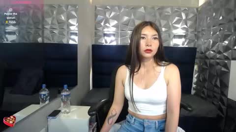 Victoria  online show from 09.26.25