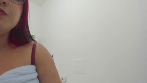 Snapshot of victoria18x chatting on 02.28.25 Victoria online show from 02.28.25