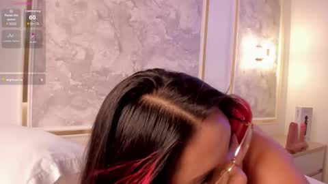 Snapshot of victoria18x chatting on 09.08.25 Victoria online show from 09.08.25