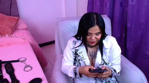 victoria_16_ online show from 11.05.25