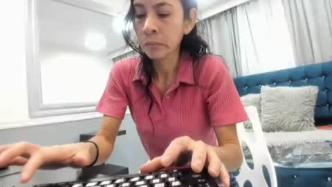 Victoria  grey  online show from 04.29.26