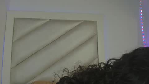 Victoria online show from 04.21.26