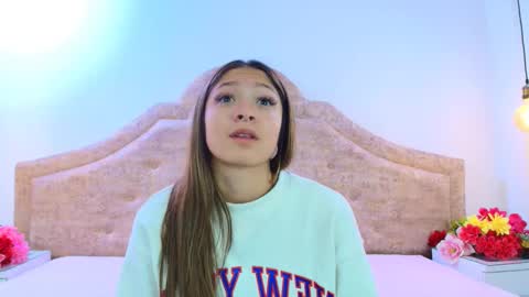 Snapshot of victoria_adams14 chatting on 02.09.25 Victoria for you online show from 02.09.25