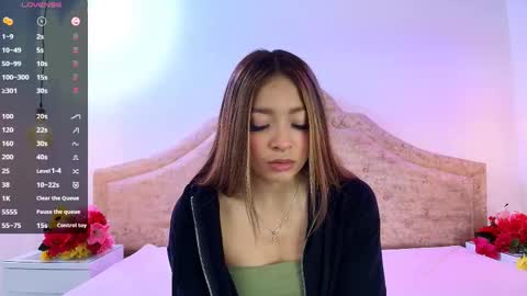 Snapshot of victoria_adams14 chatting on 02.12.25 Victoria for you online show from 02.12.25