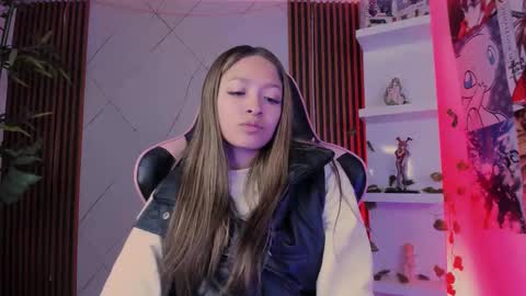 Snapshot of victoria_adams14 chatting on 03.05.25 Victoria for you online show from 03.05.25