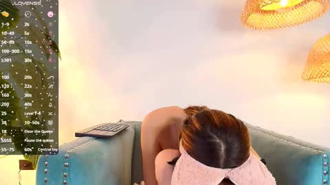 Snapshot of victoria_adams14 chatting on 03.12.25 Victoria for you online show from 03.12.25