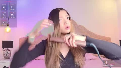 Snapshot of victoria_adams14 chatting on 09.27.25 Victoria for you online show from 09.27.25