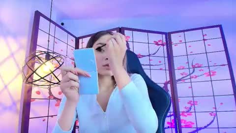 Snapshot of victoria_adams14 chatting on 10.10.25 Victoria for you online show from 10.10.25