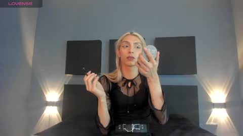 Victoria online show from 01.14.25