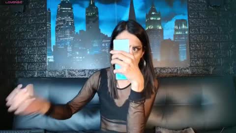 Victoria online show from 12.18.25