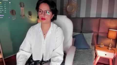 Victoria online show from 02.15.25