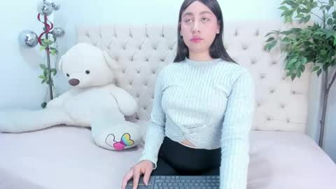 Snapshot of victoria_colemann chatting on 04.22.26 Victoria online show from 04.22.26