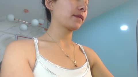 Snapshot of victoria_hernandez_t chatting on 06.29.26 Victoria online show from 06.29.26