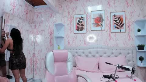 Victoria Houston  online show from 01.12.25