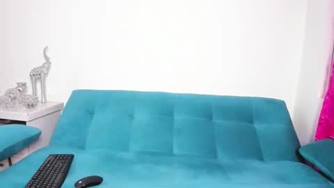 Victoria  online show from 09.13.25