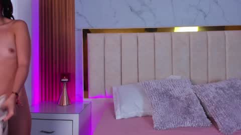 Snapshot of victoria_joliegb chatting on 12.12.24 Victoria Lozano online show from 12.12.24