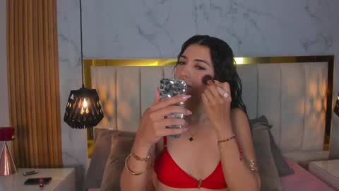 Snapshot of victoria_joliegb chatting on 01.28.25 Victoria Lozano online show from 01.28.25