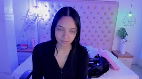 Snapshot of victoria_kitt chatting on 11.07.25 victoria_kitt online show from 11.07.25