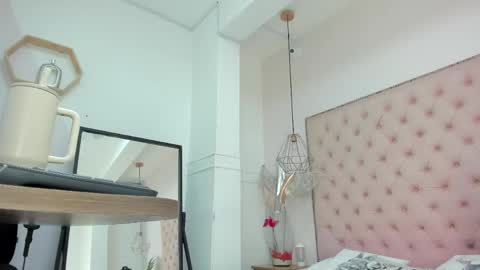 Snapshot of victoria_kitt chatting on 06.05.26 victoria_kitt online show from 06.05.26