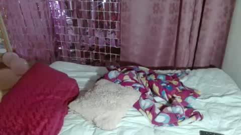 VICKY online show from 02.23.25