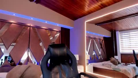 Victoria   Everyday From 1400 to 2130 Col Time online show from 12.15.25